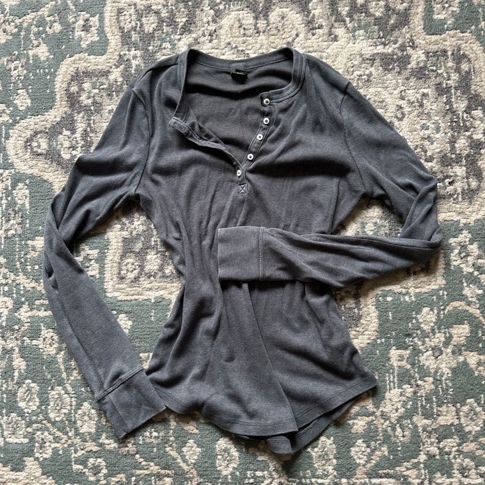 Long sleeve tee